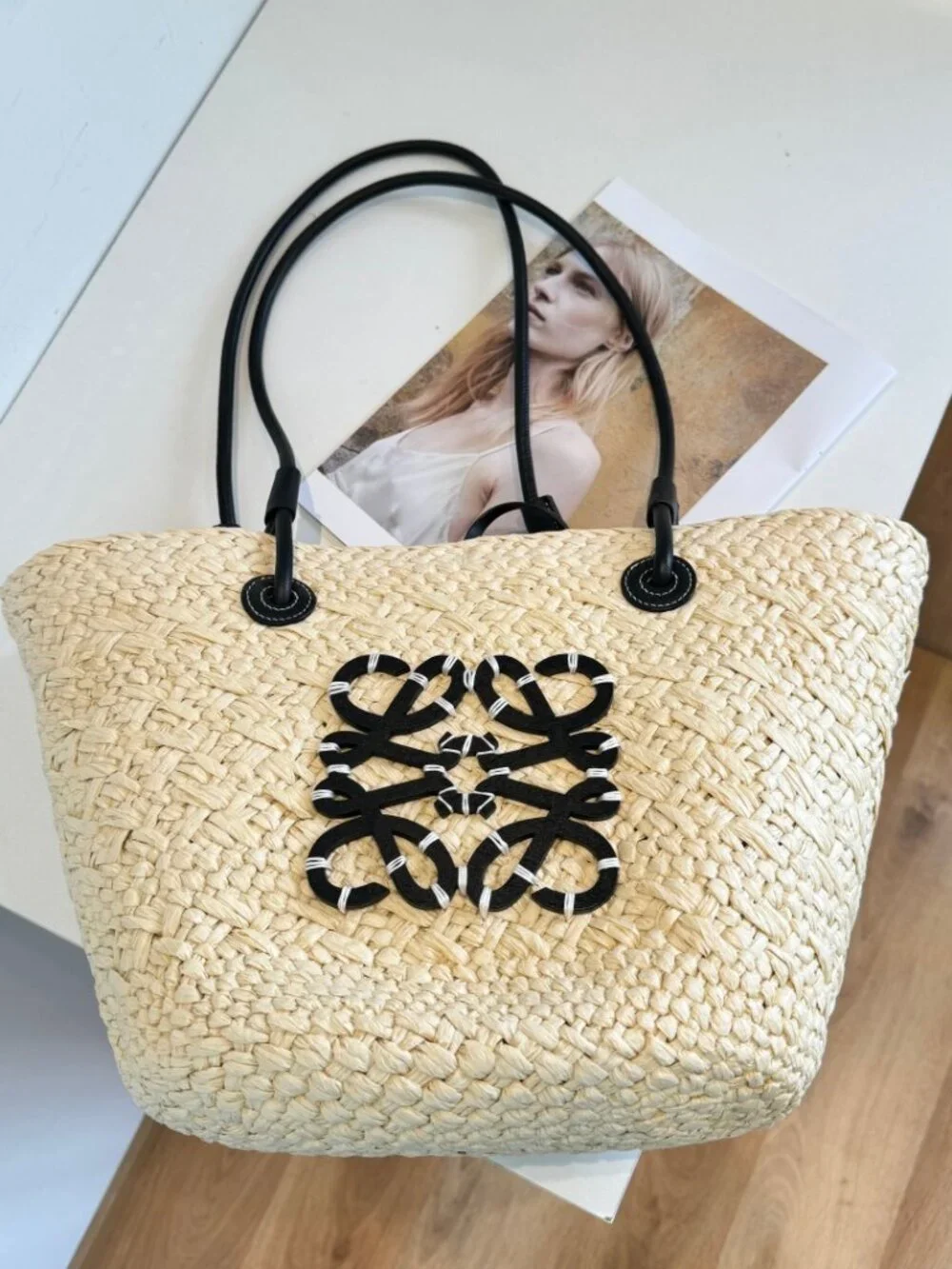 🍀LOEWE🍀 50x25x28cm straw bag